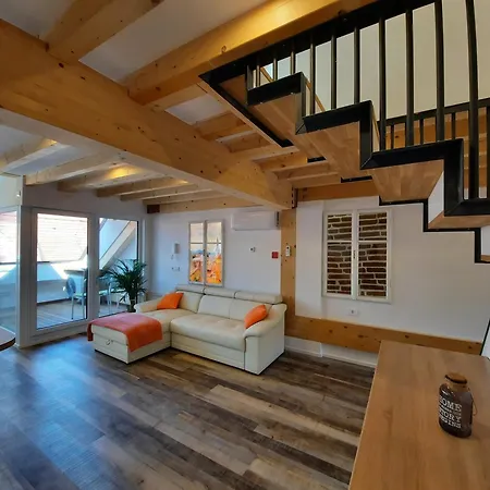 Under The Castle Apartment