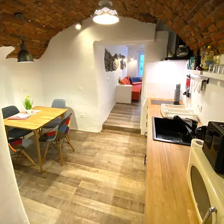 Apartment Under The Castle *